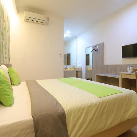 Hotel Huswah Airport Тангеранг Екстер'єр фото