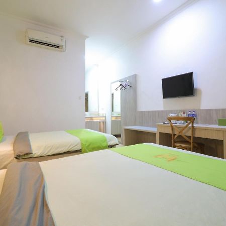 Hotel Huswah Airport Тангеранг Екстер'єр фото