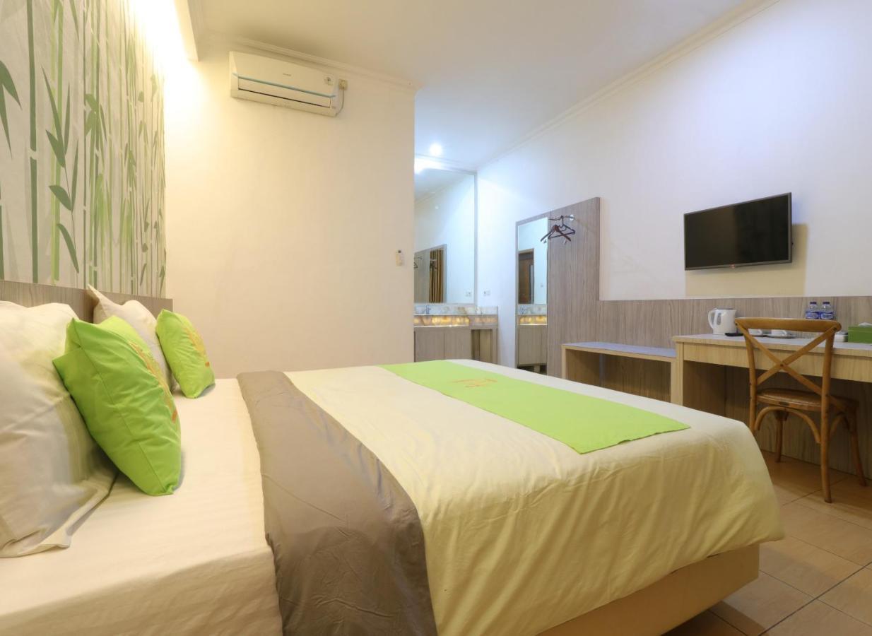 Hotel Huswah Airport Тангеранг Екстер'єр фото