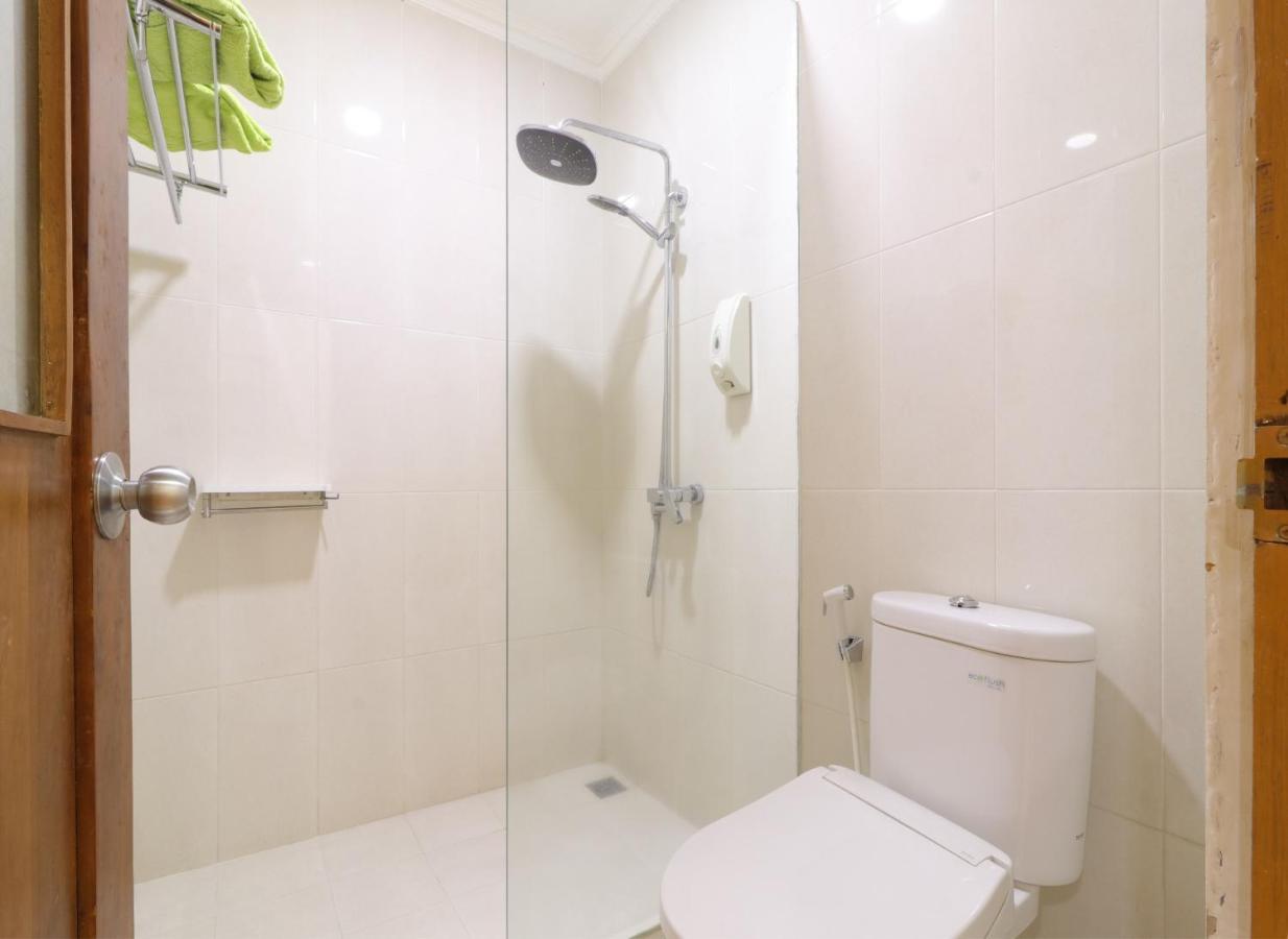 Hotel Huswah Airport Тангеранг Екстер'єр фото