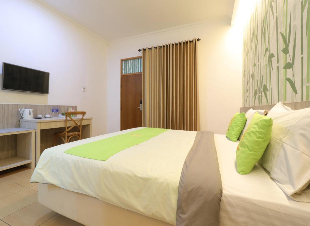 Hotel Huswah Airport Тангеранг Екстер'єр фото