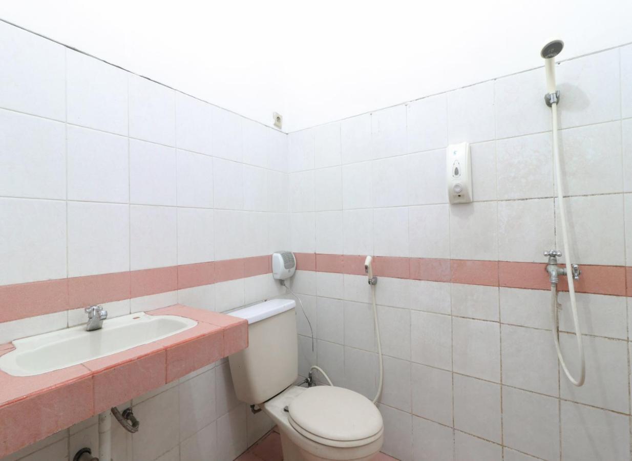 Hotel Huswah Airport Тангеранг Екстер'єр фото