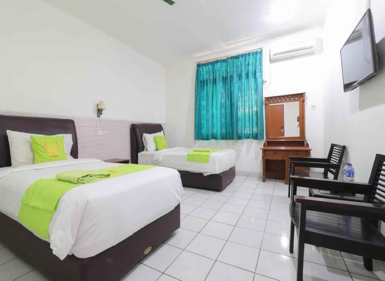 Hotel Huswah Airport Тангеранг Екстер'єр фото