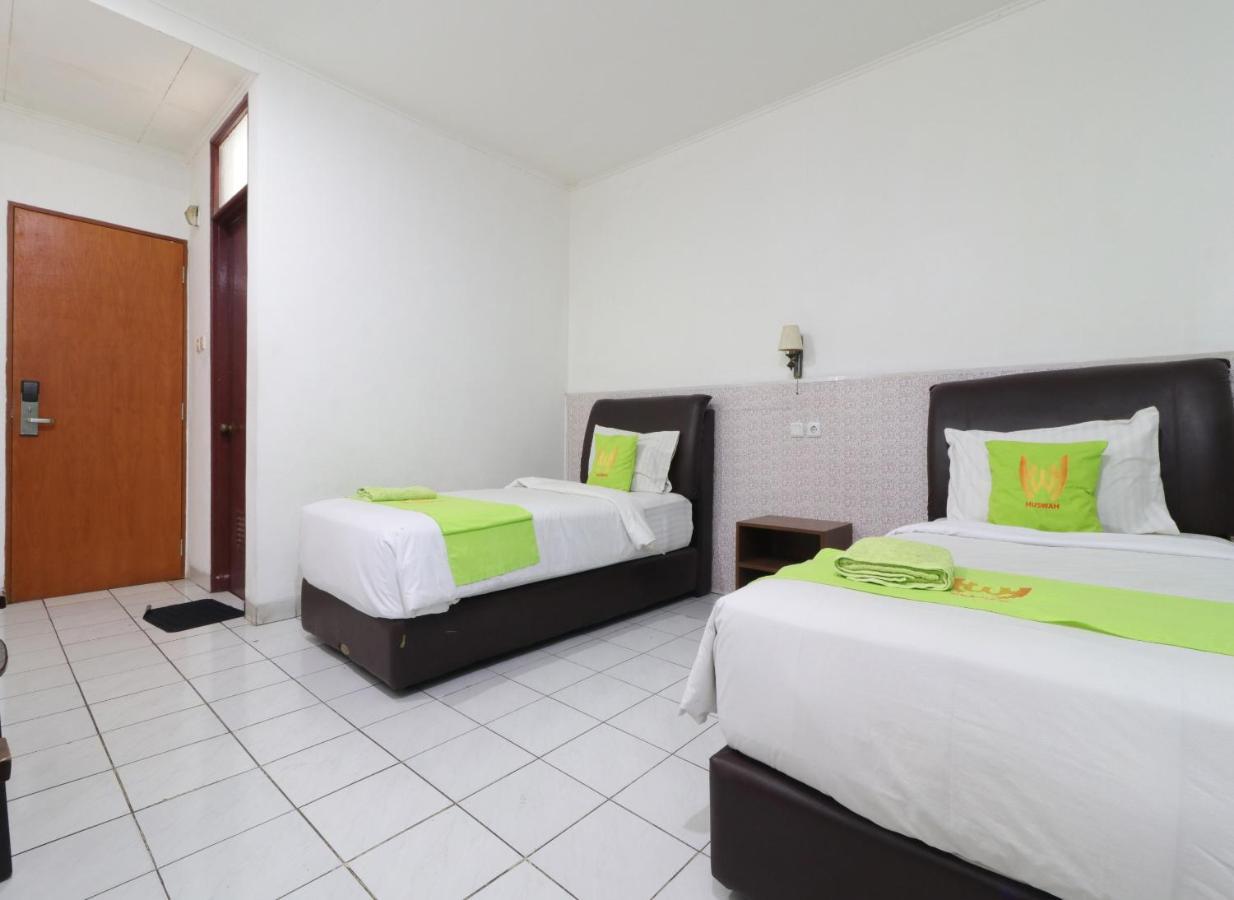 Hotel Huswah Airport Тангеранг Екстер'єр фото
